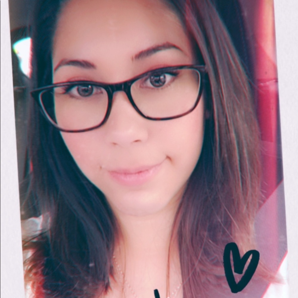 Meet your Posher, Alyssa